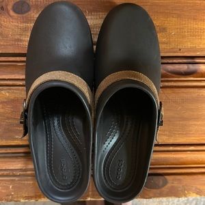 Croc clogs black with a brown strap